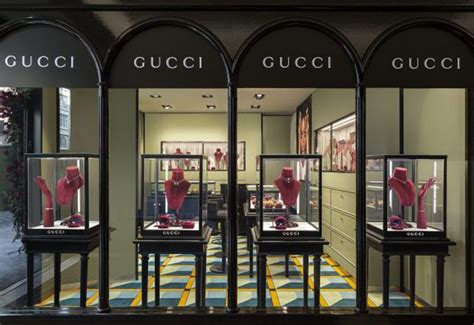 is gucci a franchise